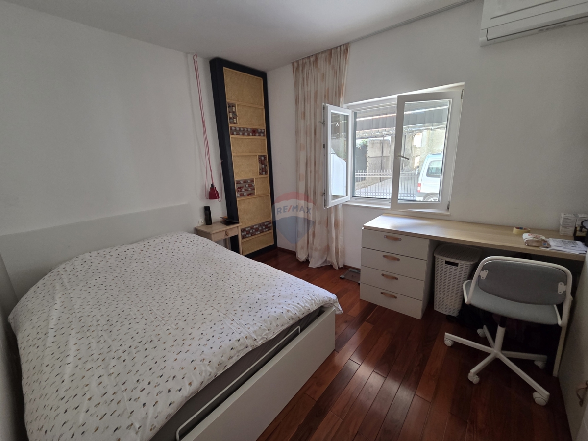 Hiša Raslina, Šibenik - Okolica, 284m2