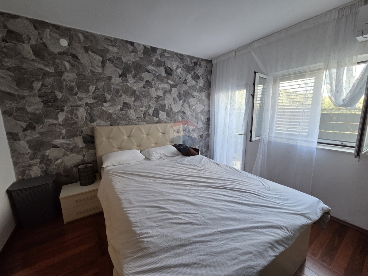 Hiša Raslina, Šibenik - Okolica, 284m2