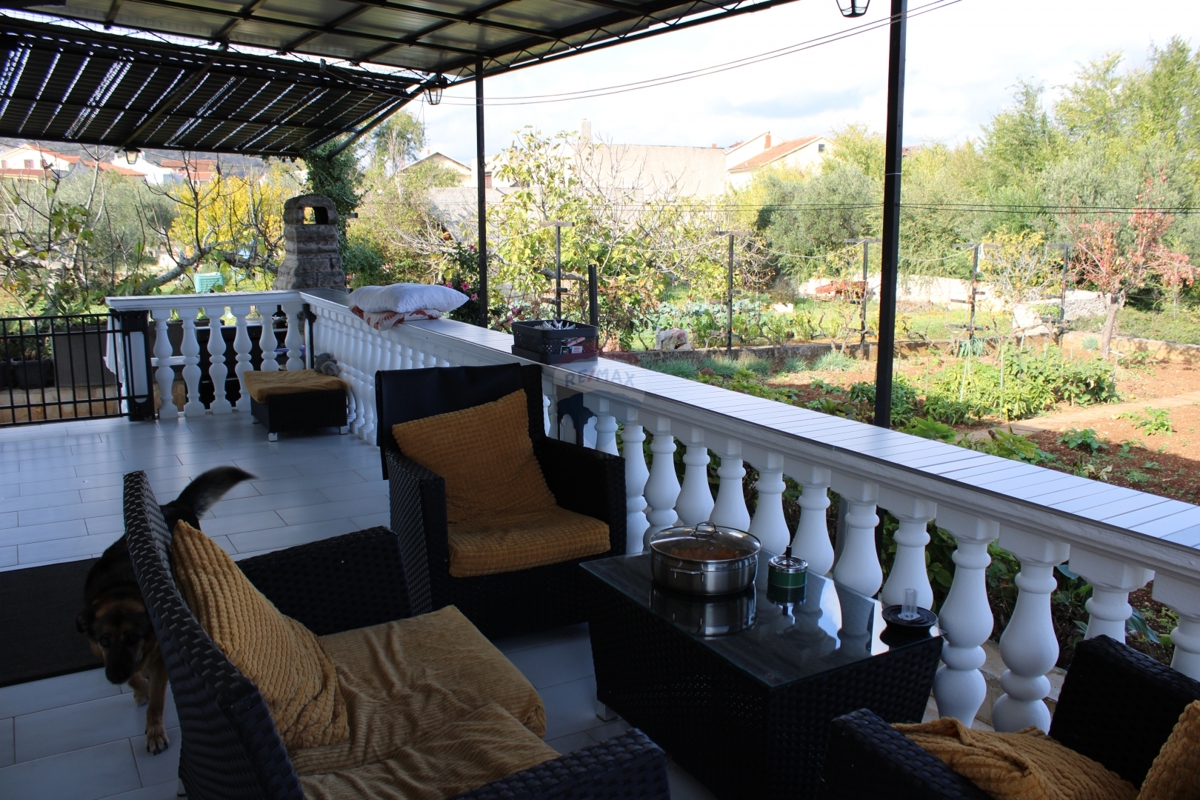 Hiša Raslina, Šibenik - Okolica, 284m2