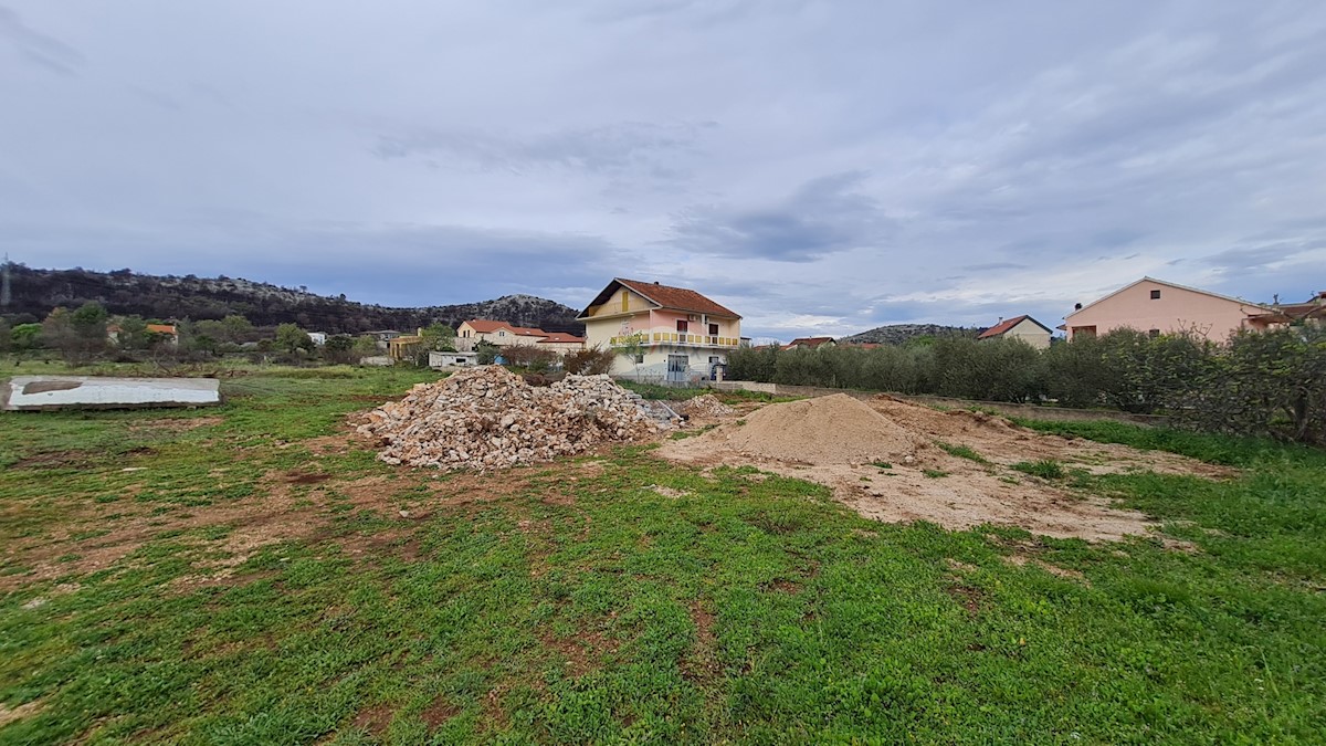 Raslina, Šibenik - Okolica, 1.392m2