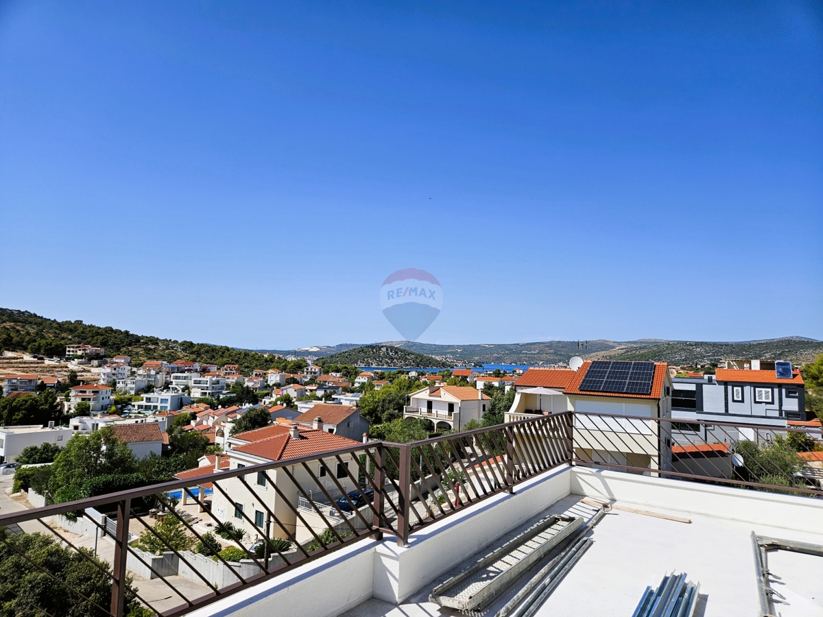 Luksuzni penthouse 139 m2 - Stivašnica, Rogoznica
