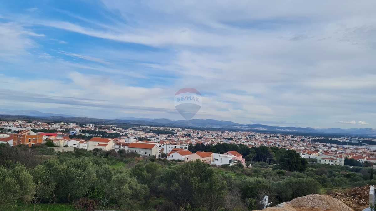 Zemljišče Vodice, 818m2