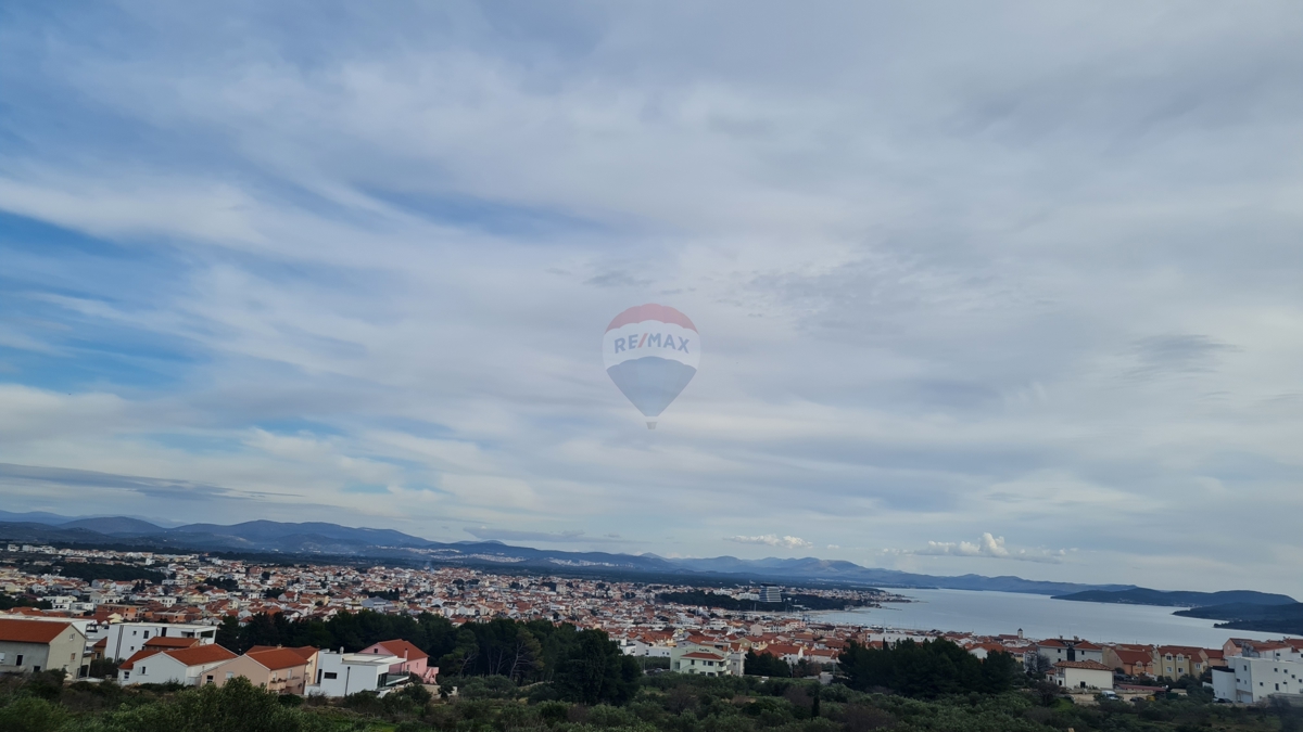 Zemljišče Vodice, 818m2