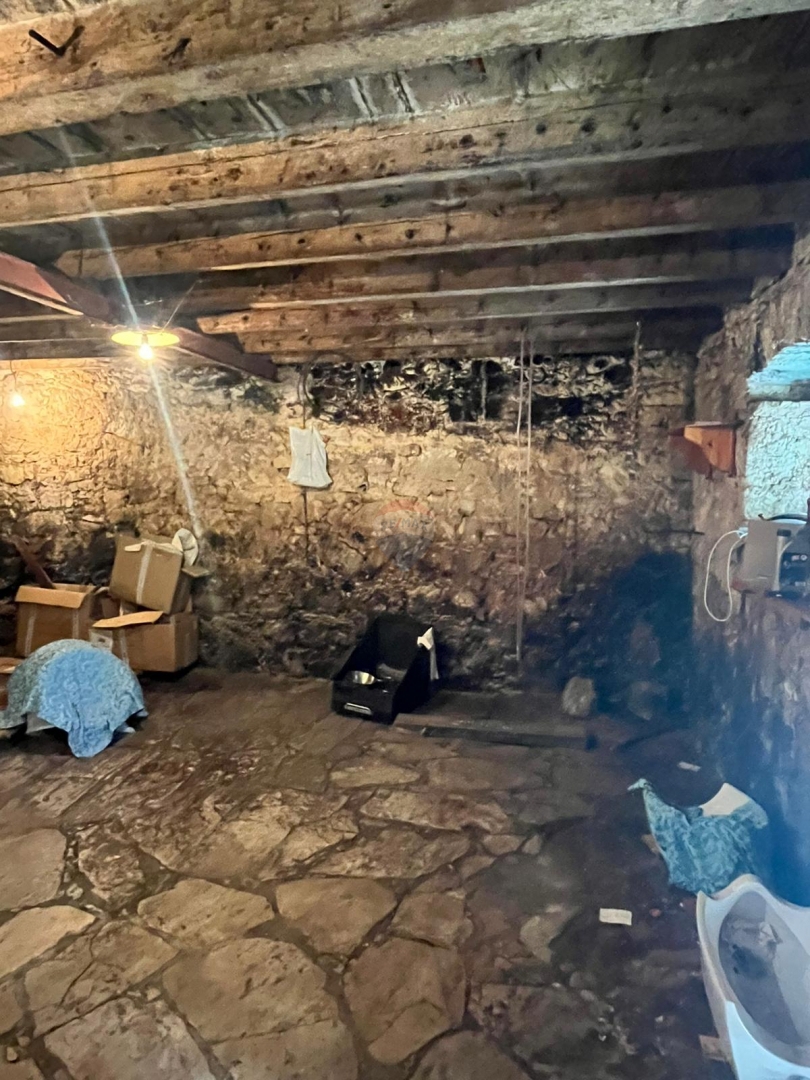 Hiša Vodice, 300m2