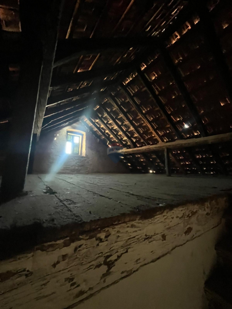 Hiša Vodice, 300m2