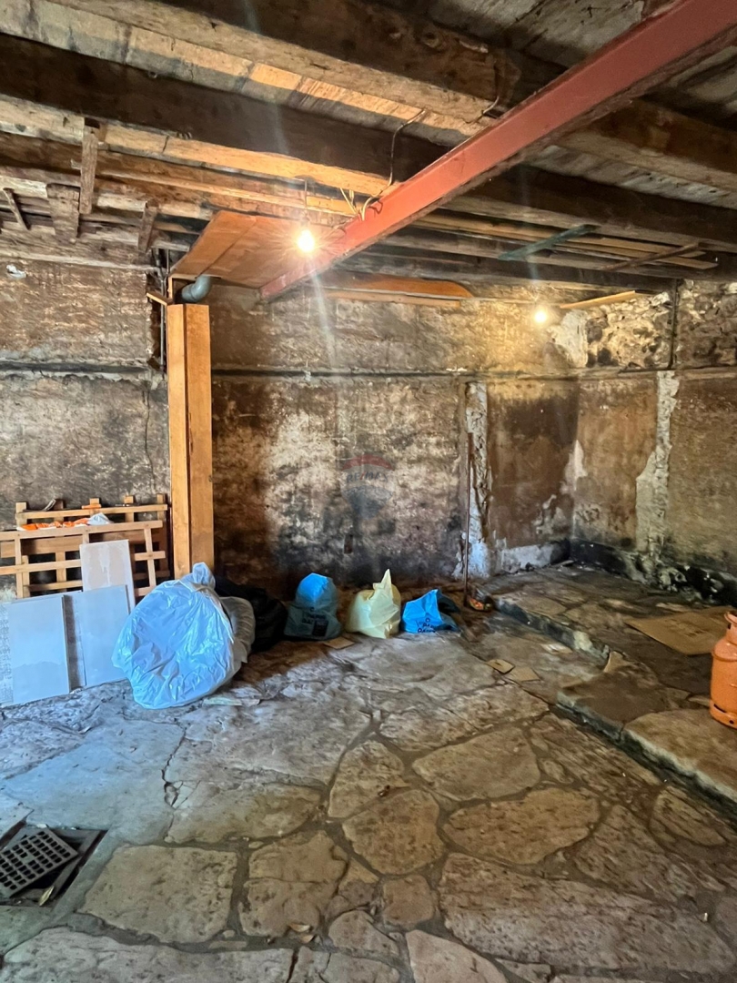 Hiša Vodice, 300m2