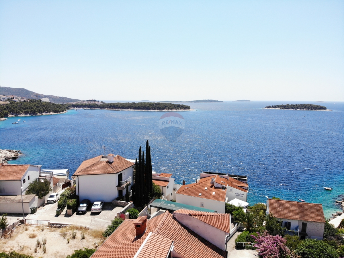 Hiša s 6 apartmaji v Primoštenu - Fantastičen pogled na morje!