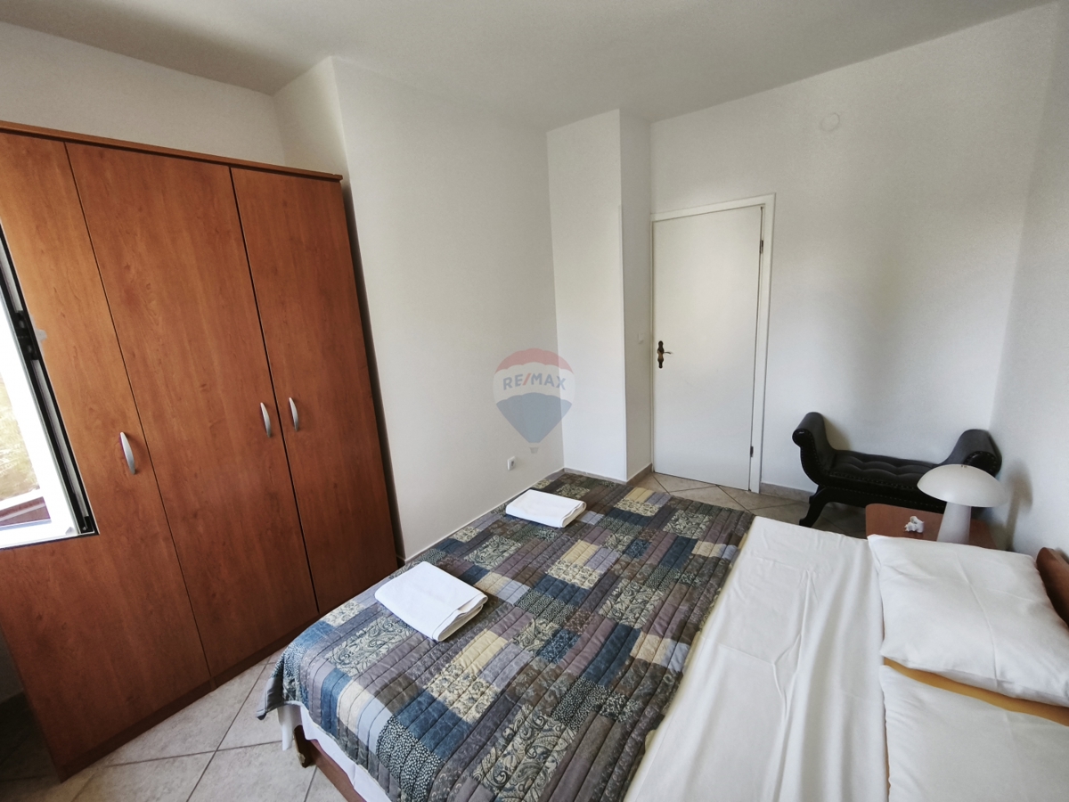 Hiša s 6 apartmaji v Primoštenu - Fantastičen pogled na morje!