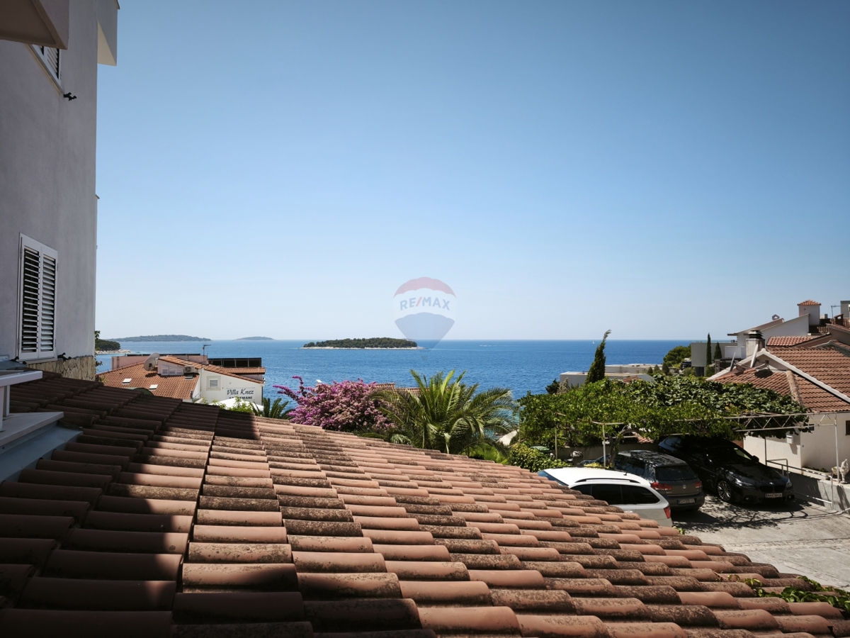 Hiša s 6 apartmaji v Primoštenu - Fantastičen pogled na morje!