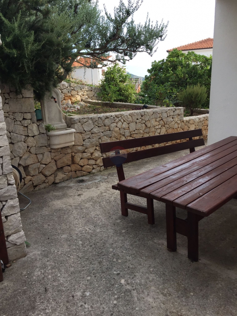 Hiša s 6 apartmaji v Primoštenu - Fantastičen pogled na morje!