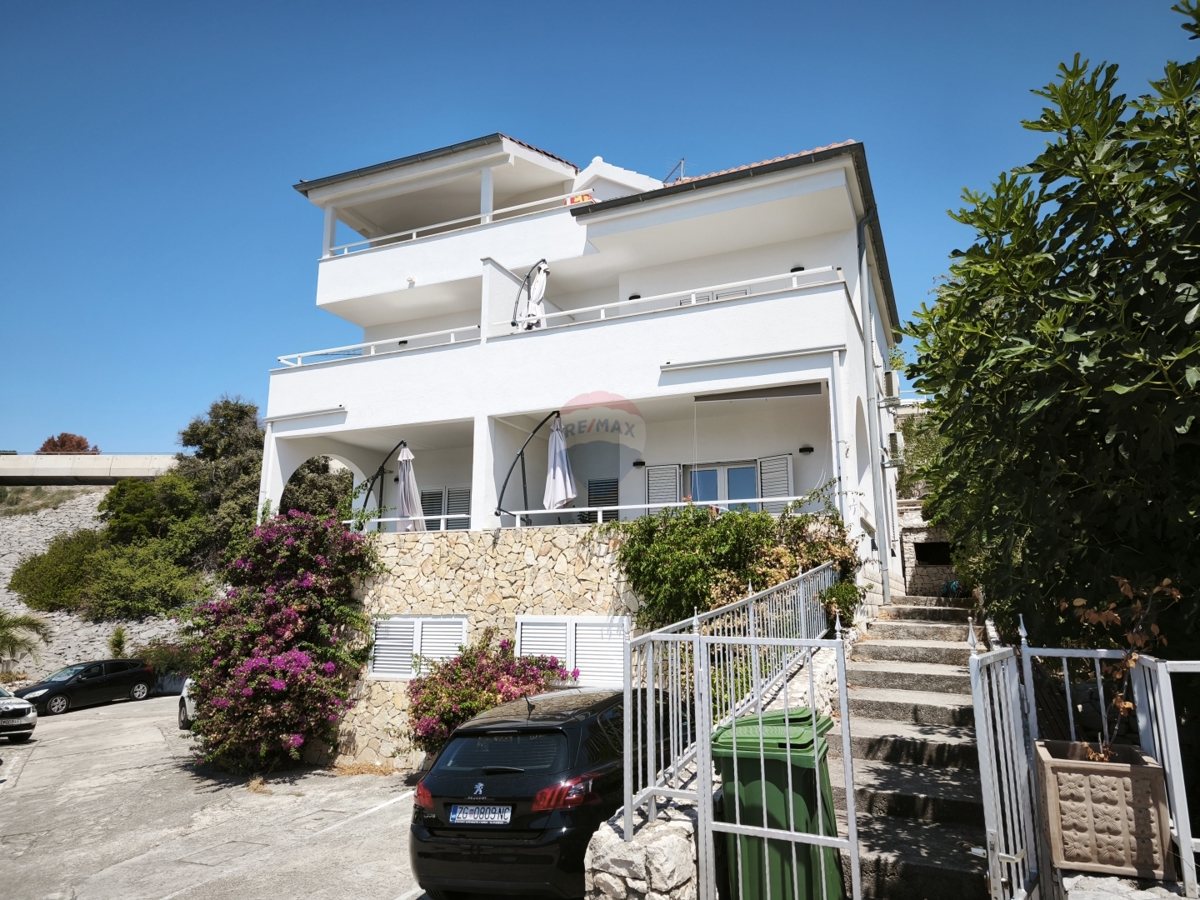 Hiša s 6 apartmaji v Primoštenu - Fantastičen pogled na morje!
