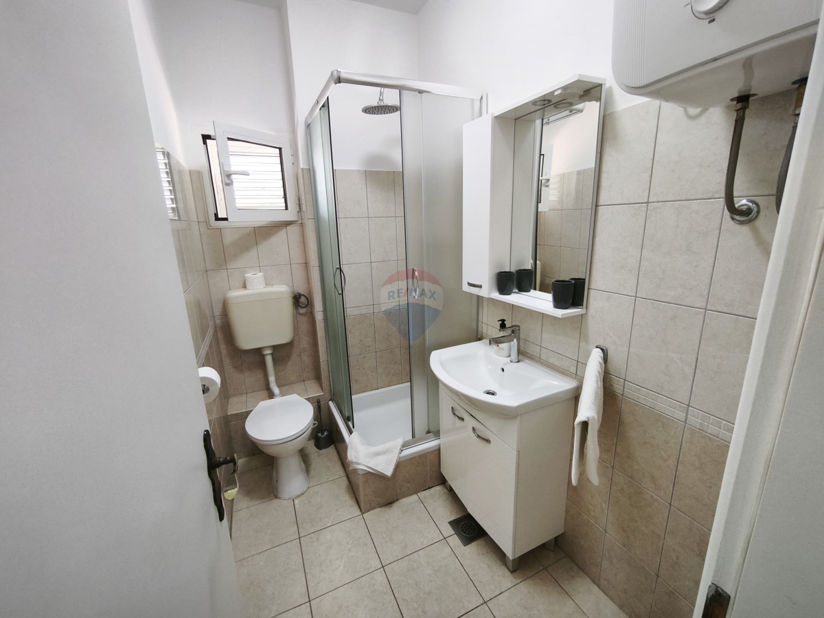 Hiša s 6 apartmaji v Primoštenu - Fantastičen pogled na morje!