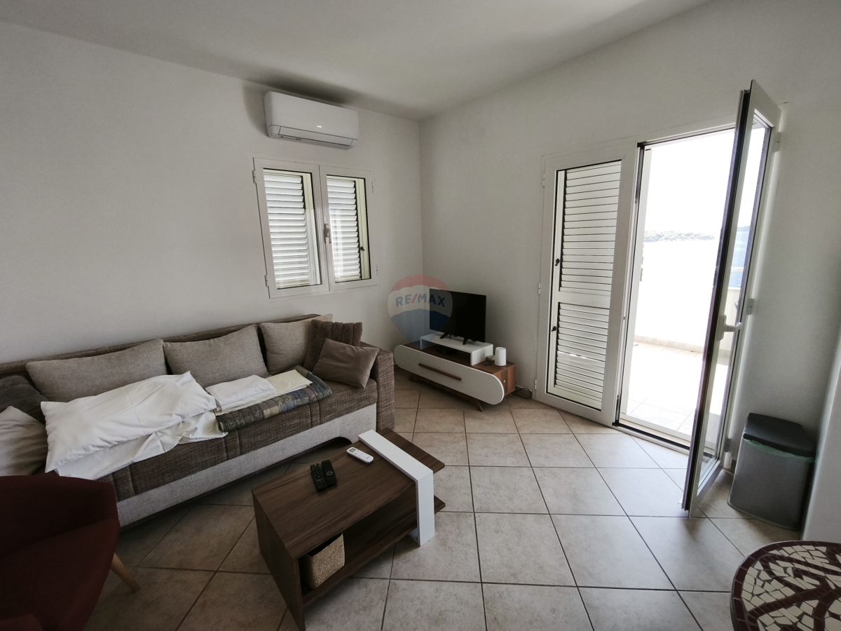 Hiša s 6 apartmaji v Primoštenu - Fantastičen pogled na morje!