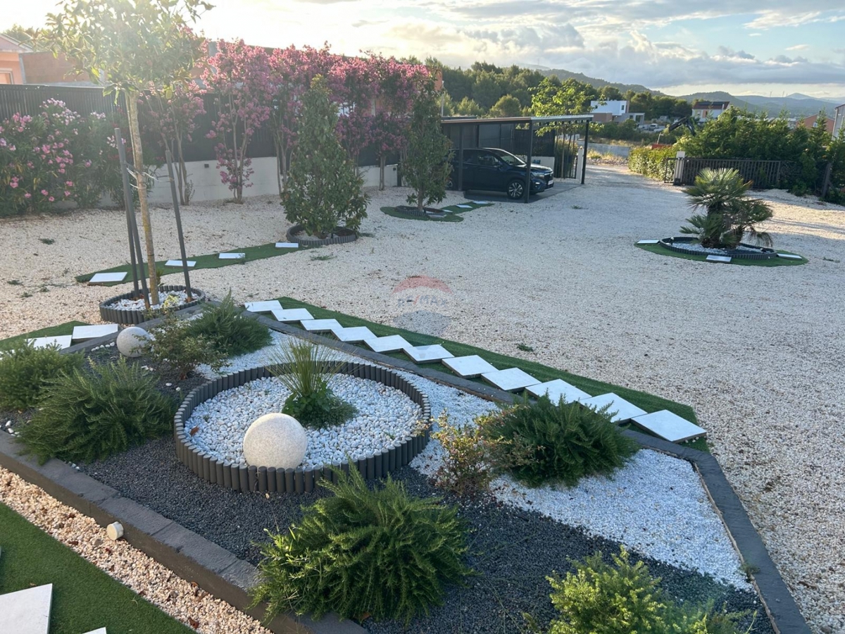 Hiša Bilice, Šibenik - Okolica, 107m2