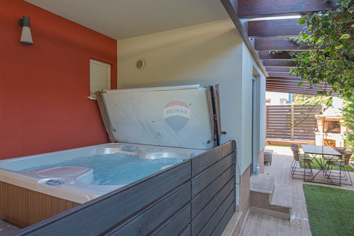 Stanovanje / Apartma Vidici, Šibenik, 157,46m2