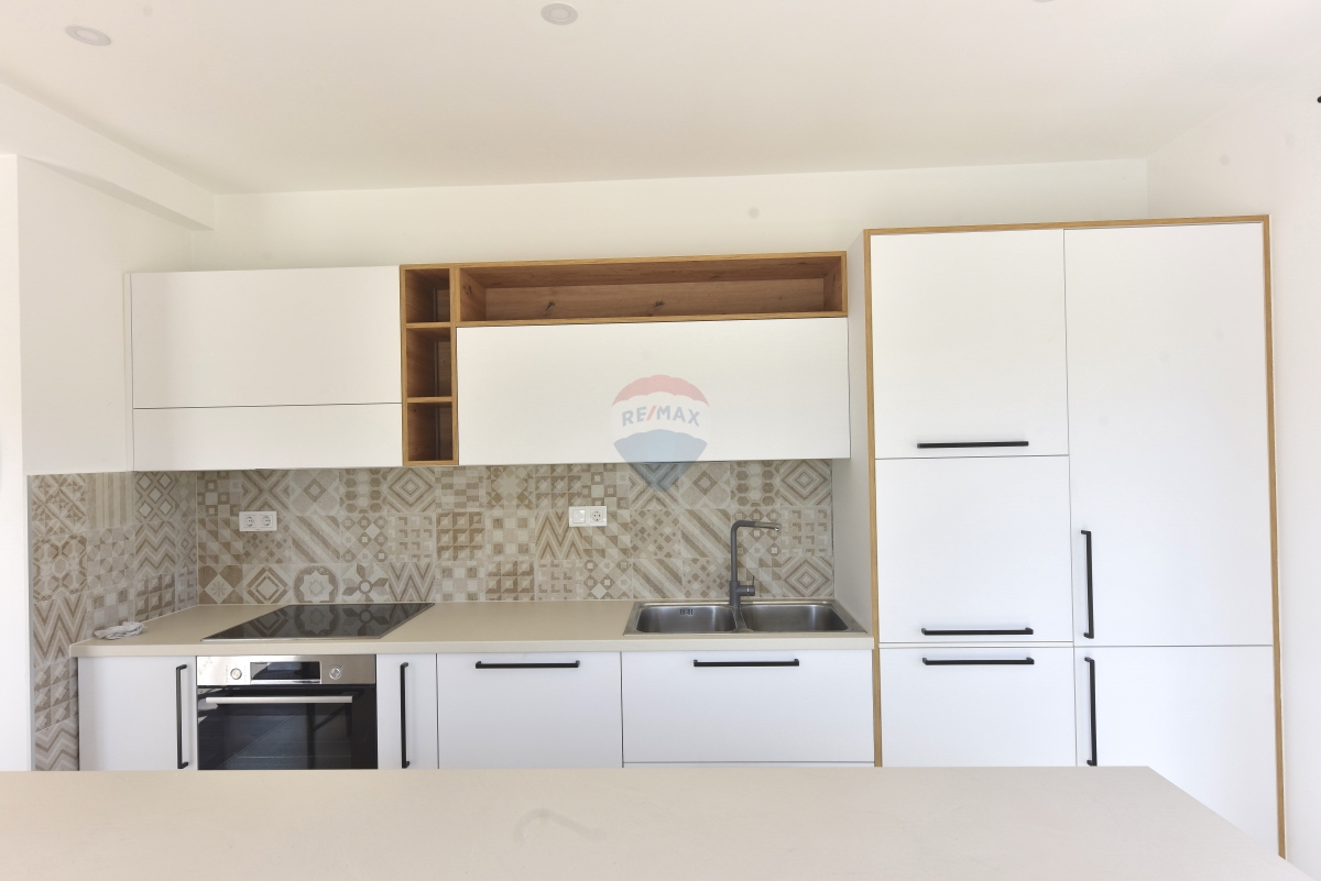 Hiša Tribunj, 137m2