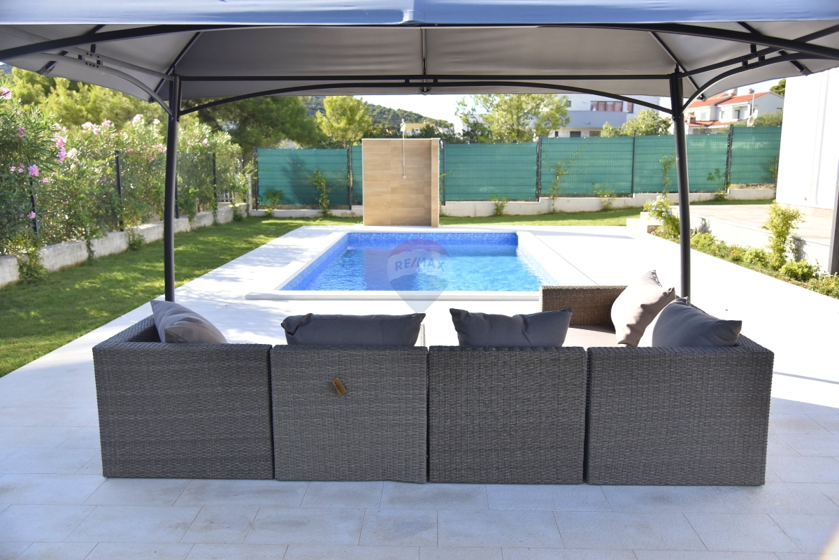 Hiša Tribunj, 137m2