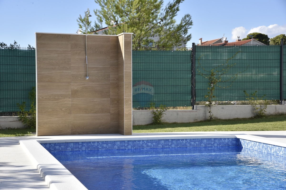 Hiša Tribunj, 137m2