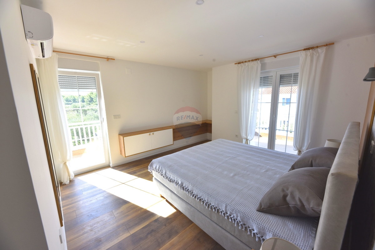 Hiša Tribunj, 137m2