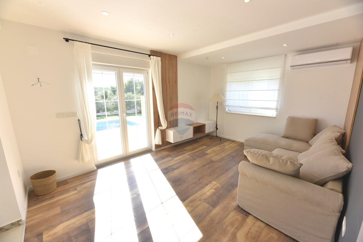 Hiša Tribunj, 137m2