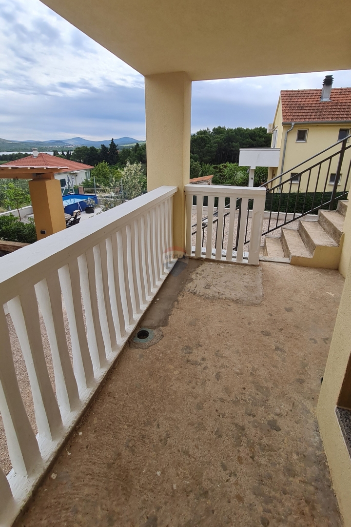 Hiša Brodarica, Šibenik - Okolica, 120m2