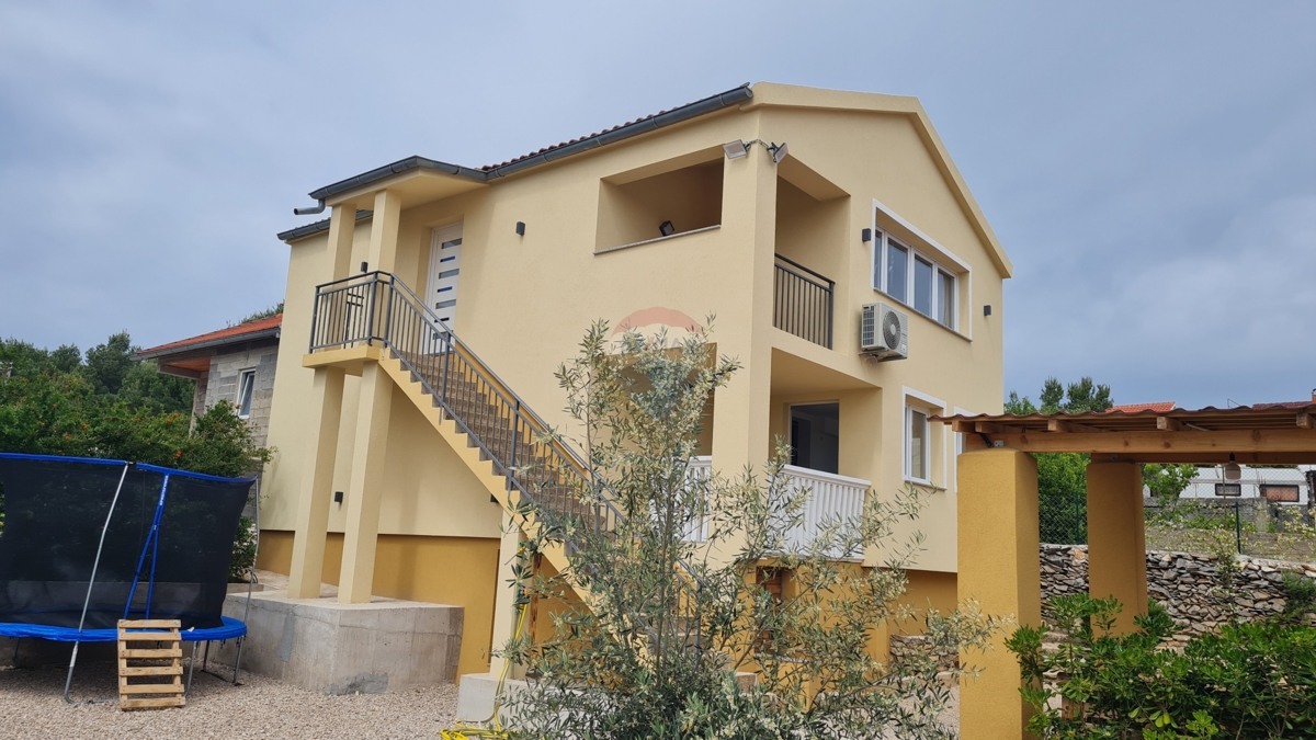 Hiša Brodarica, Šibenik - Okolica, 120m2