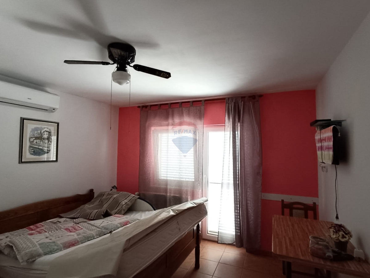 Hiša Brodarica, Šibenik - Okolica, 340m2