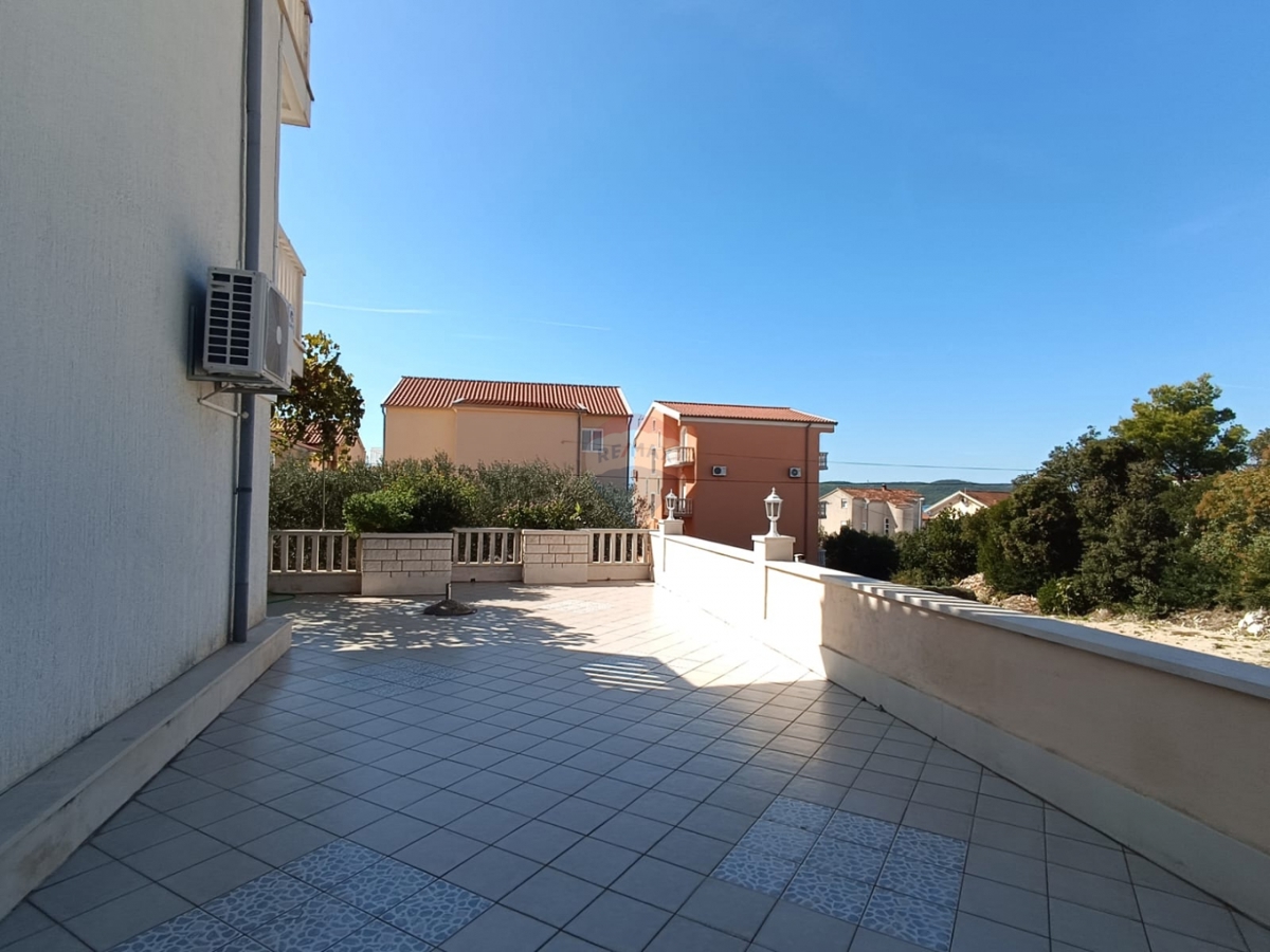 Hiša Brodarica, Šibenik - Okolica, 340m2