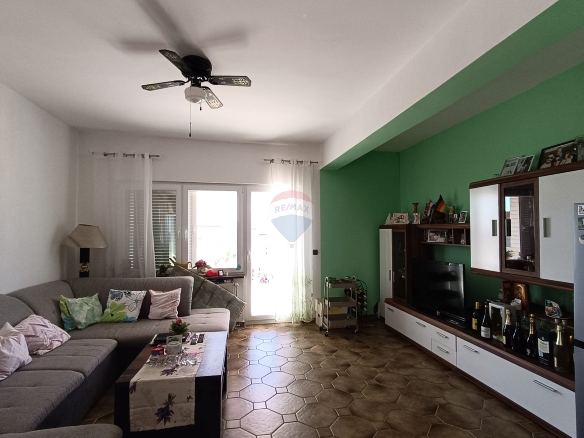 Hiša Brodarica, Šibenik - Okolica, 340m2