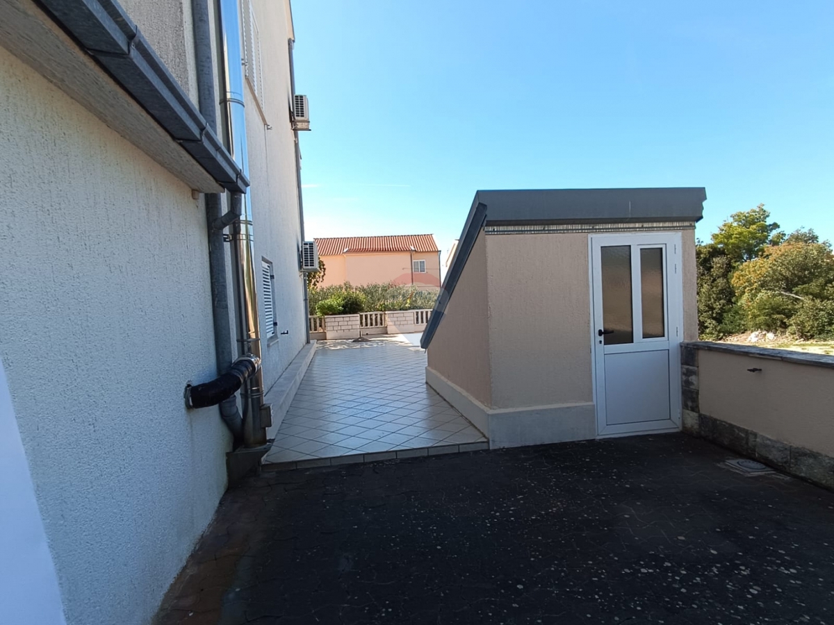 Hiša Brodarica, Šibenik - Okolica, 340m2