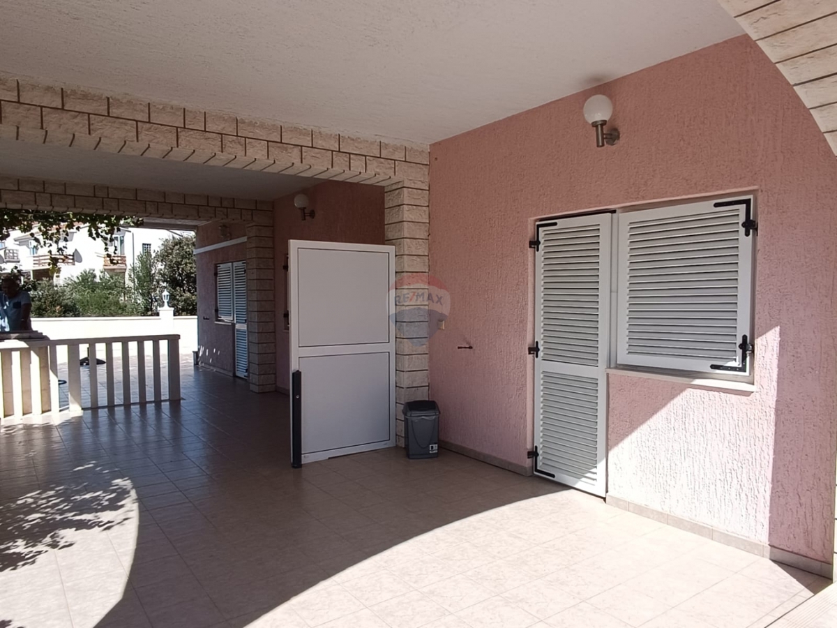 Hiša Brodarica, Šibenik - Okolica, 340m2