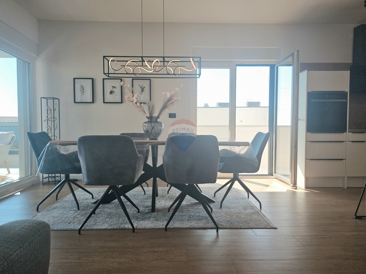 Stanovanje / Apartma Brodarica, Šibenik - Okolica, 135,28m2