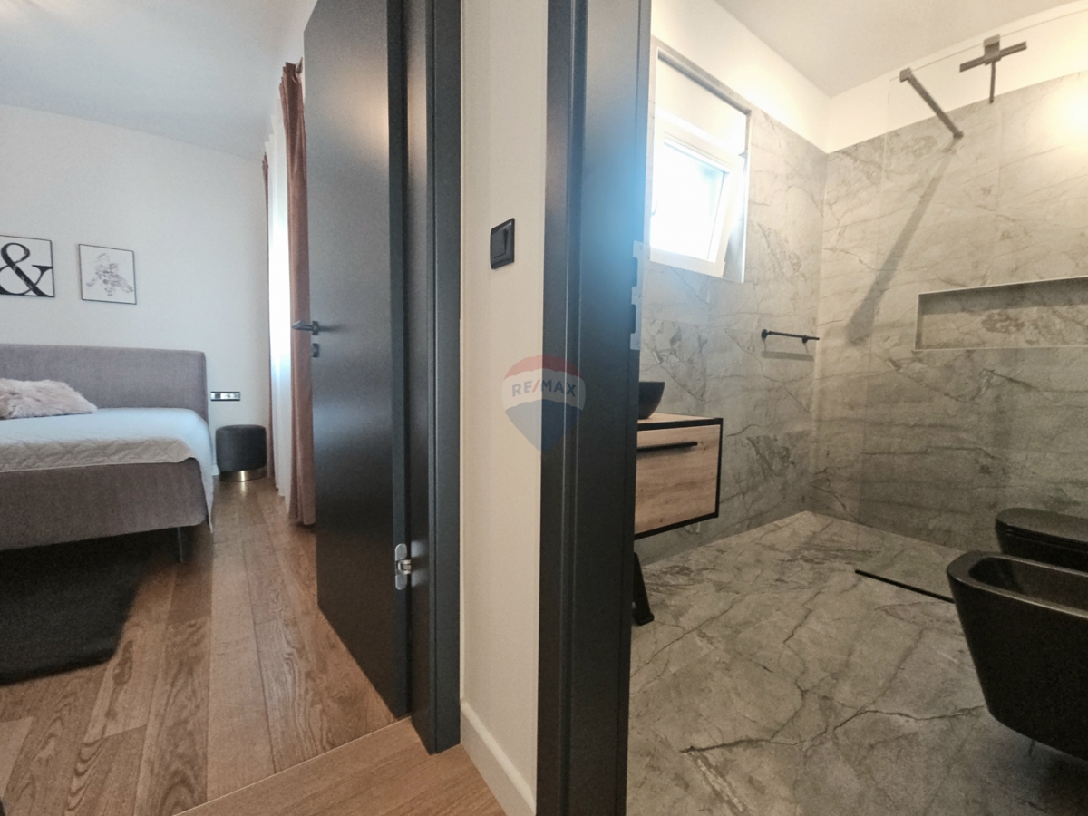 Stanovanje / Apartma Brodarica, Šibenik - Okolica, 135,28m2