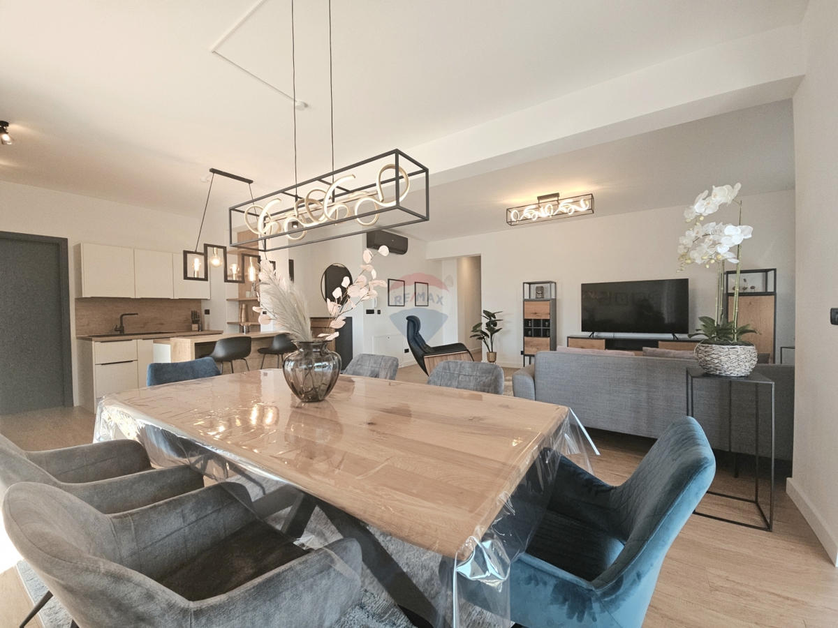 Stanovanje / Apartma Brodarica, Šibenik - Okolica, 135,28m2