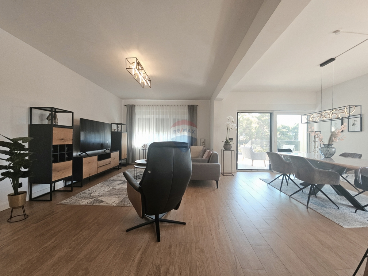 Stanovanje / Apartma Brodarica, Šibenik - Okolica, 135,28m2