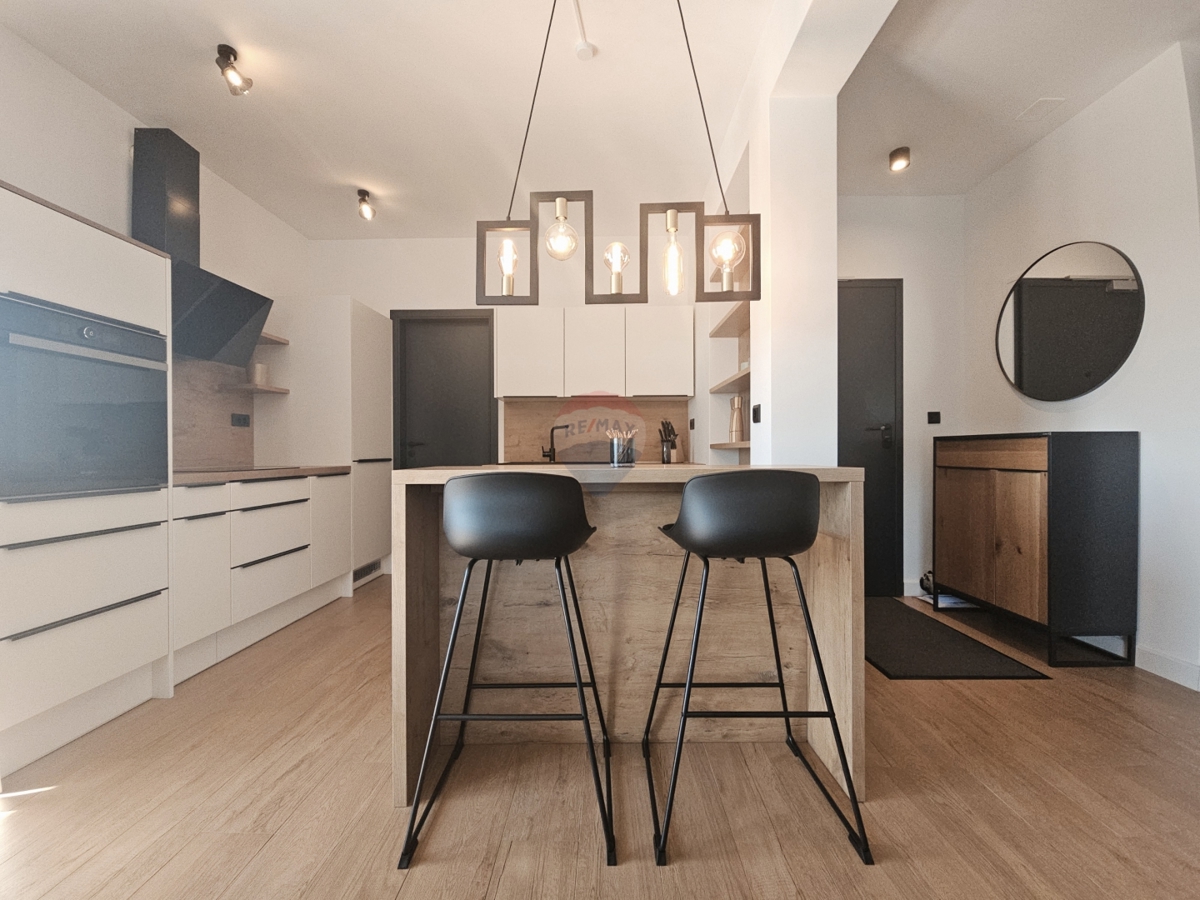 Stanovanje / Apartma Brodarica, Šibenik - Okolica, 135,28m2