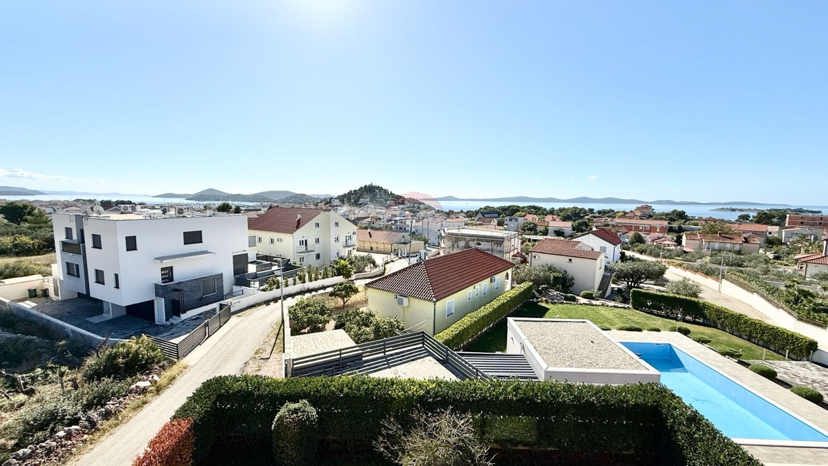 Hiša Tribunj, 438m2