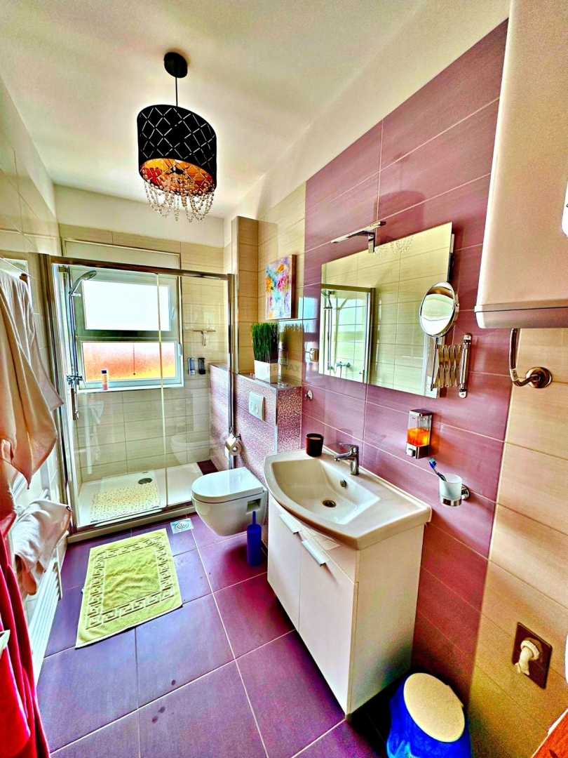 Hiša Tribunj, 438m2