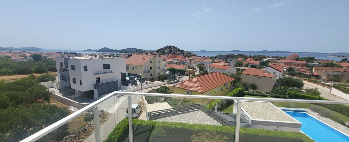 Hiša Tribunj, 438m2