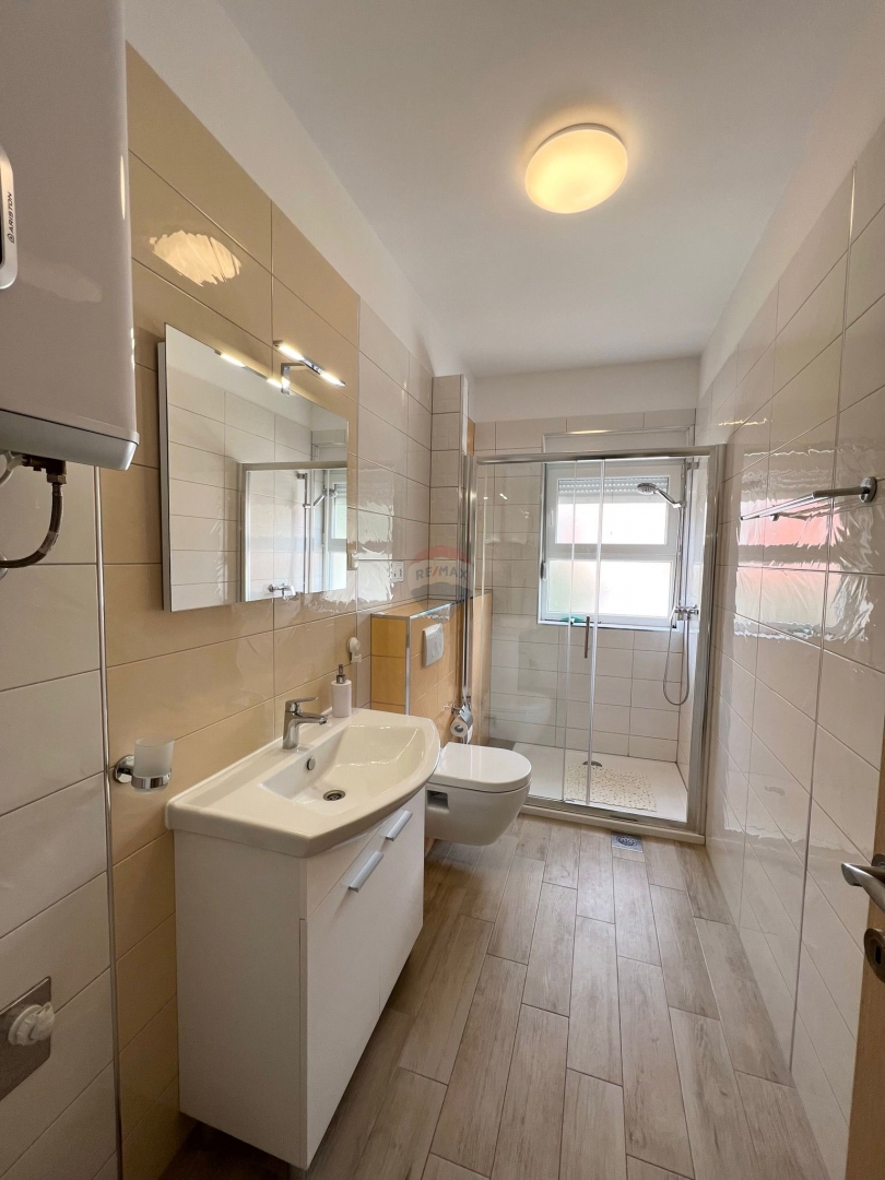 Hiša Tribunj, 438m2