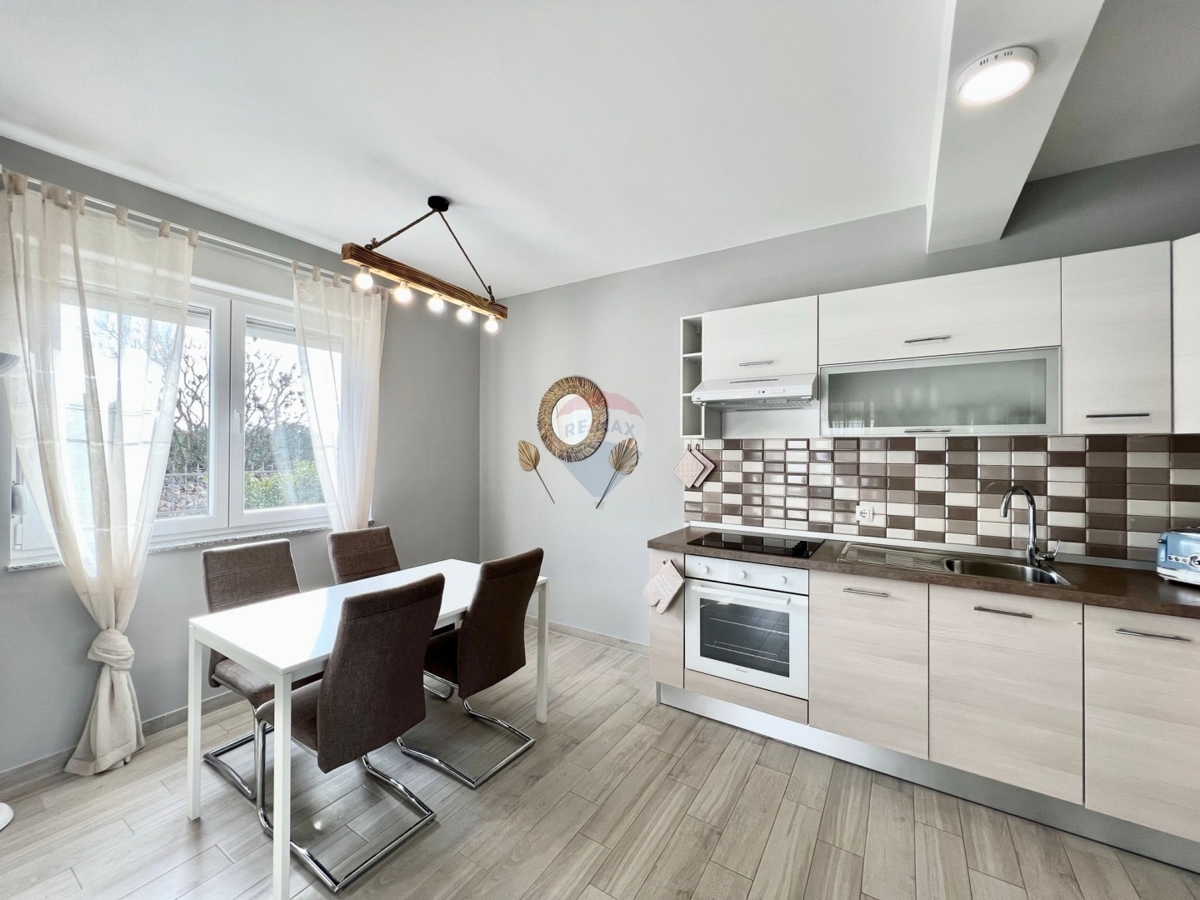 Hiša Tribunj, 438m2