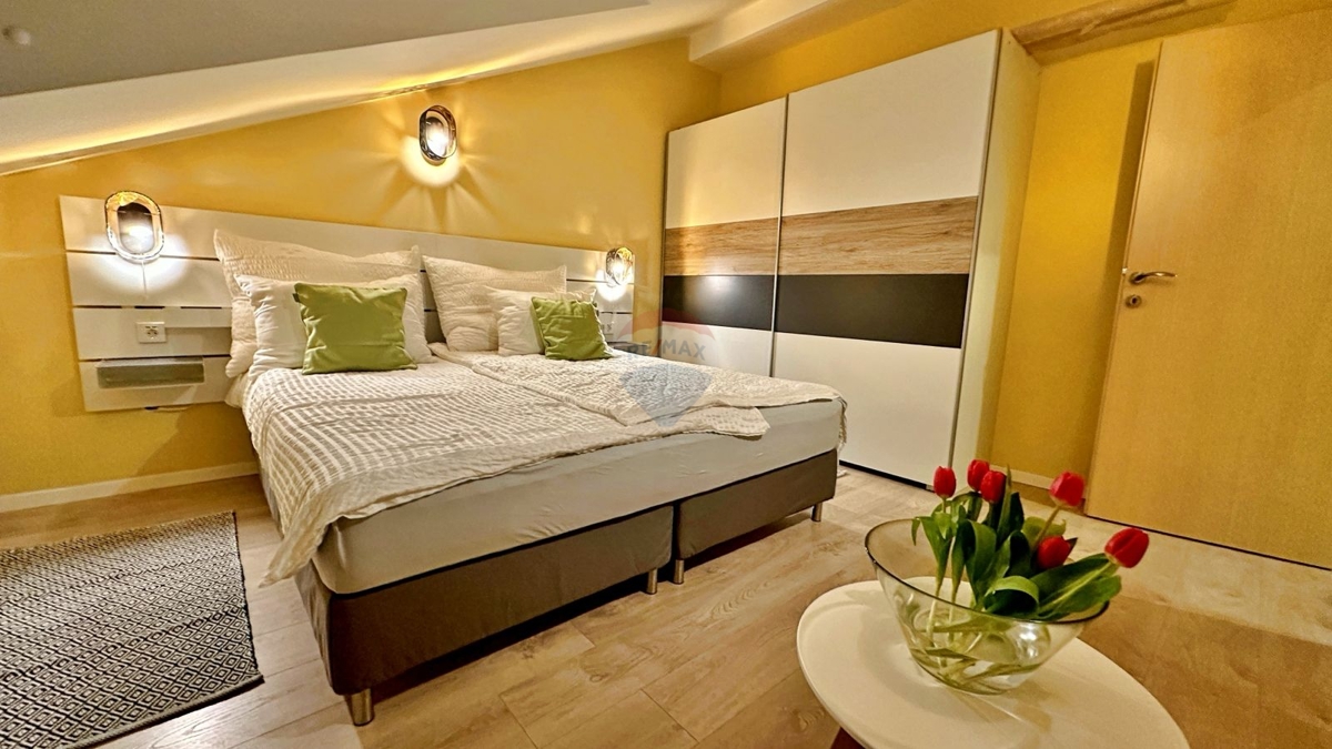 Hiša Tribunj, 438m2