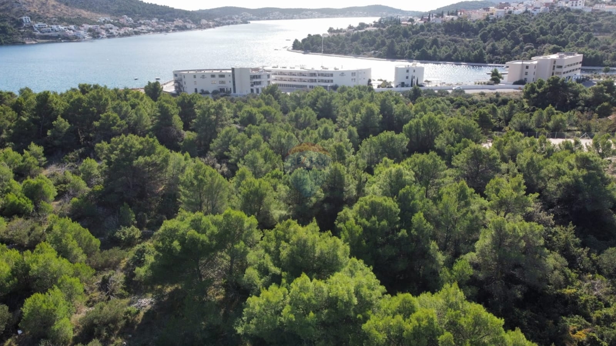 Zemljišče v poslovni coni, 4128 m2 - Rogoznica