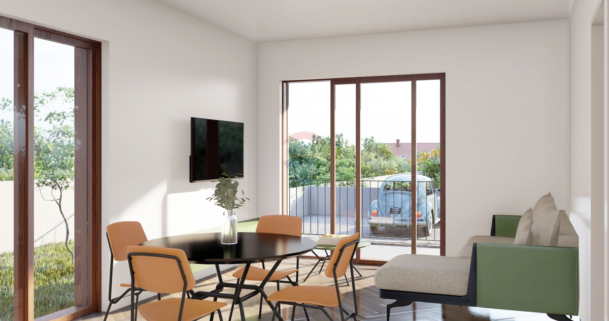 Dvosobno stanovanje z dvoriščem 53,7 m2, Rogoznica