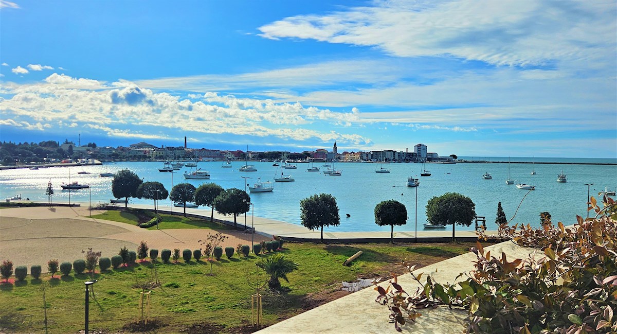 Luksuzne Nepremičnine Istra, prodajam stanovanje prvi red do morja, Umag