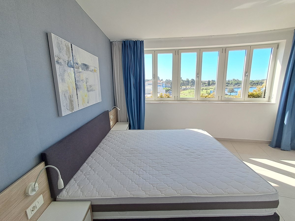 Luksuzne Nepremičnine Istra, prodajam stanovanje prvi red do morja, Umag