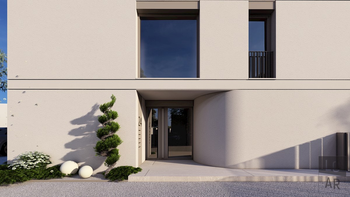 Luksuz z zasebnim vrtom v Novigradu