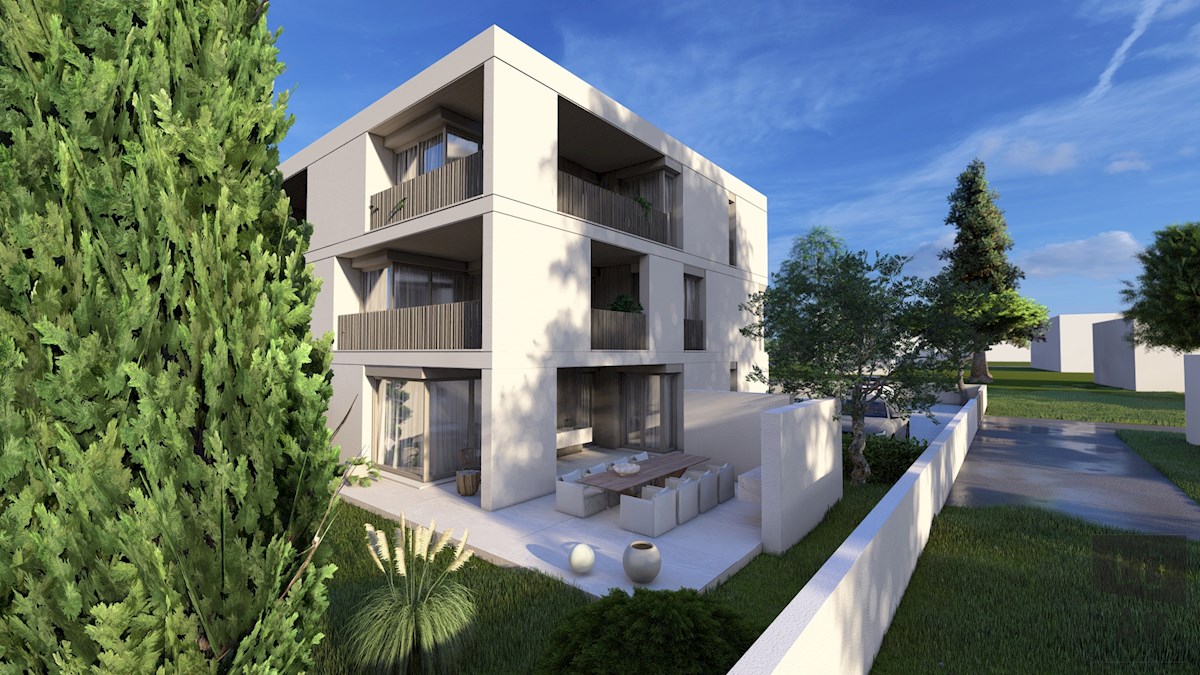 Luksuz z zasebnim vrtom v Novigradu