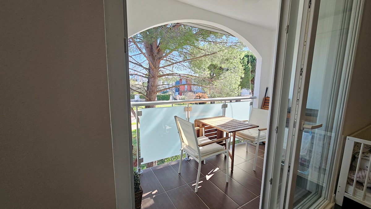 Garsonjera blizu morja – terasa in odlična lokacija