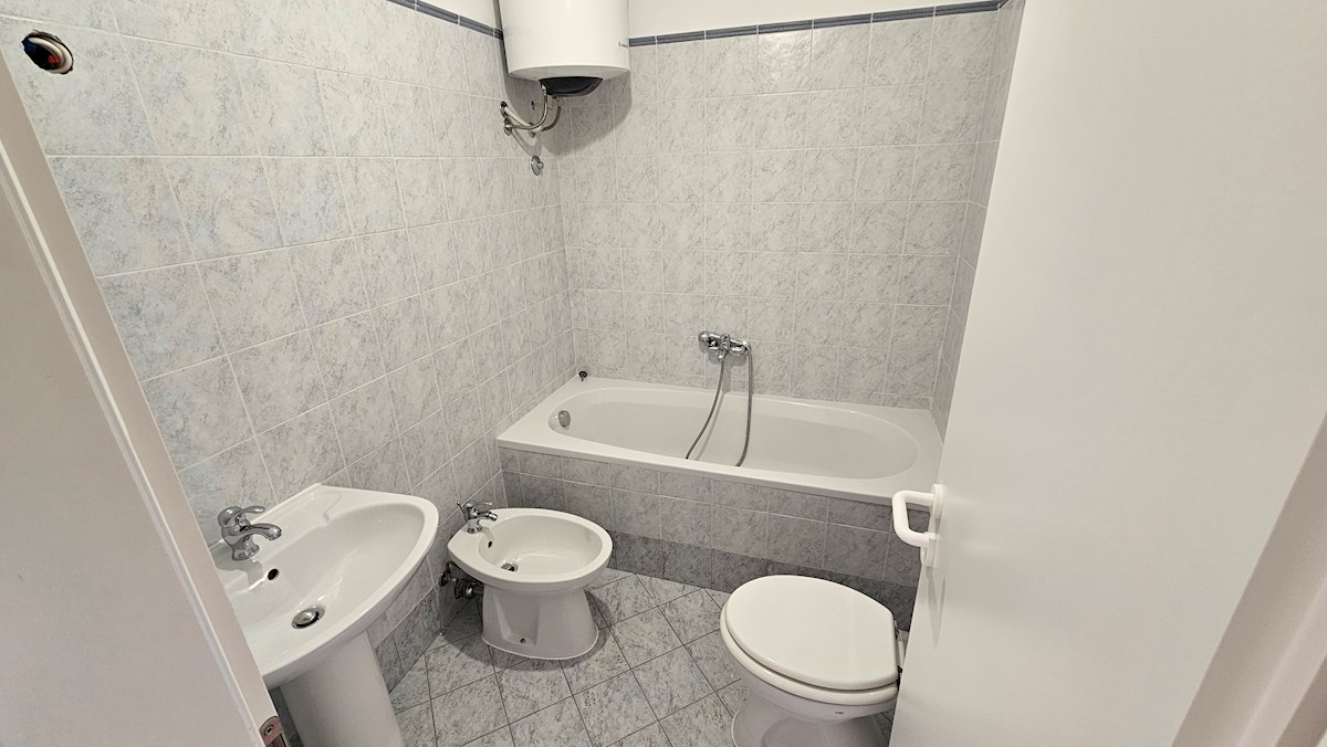Nepremičnine Istra, prodajam stanovanje, blizu morja, Novigrad